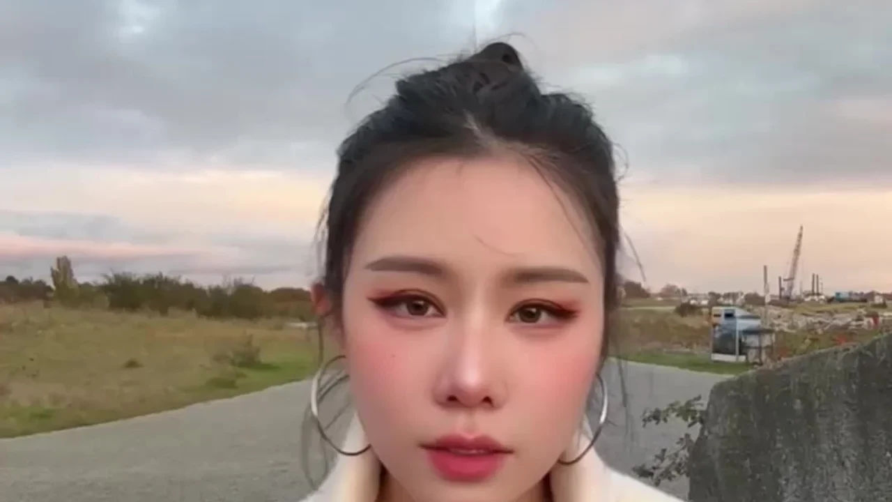 推特顶级网黄 汐梦瑶 剧情视频 露脸黑丝足交加户外深喉口交啪啪视频流出 全程刺激拉满 真不愧是整活女王！