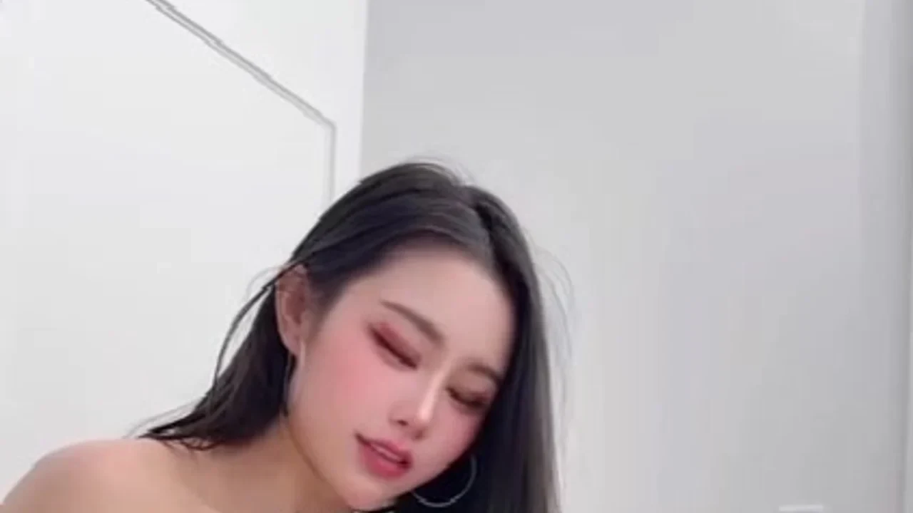 汐梦瑶 禁忌丝袜舅妈 黑丝撕裂后庭开苞 外甥禁忌肛交中出
