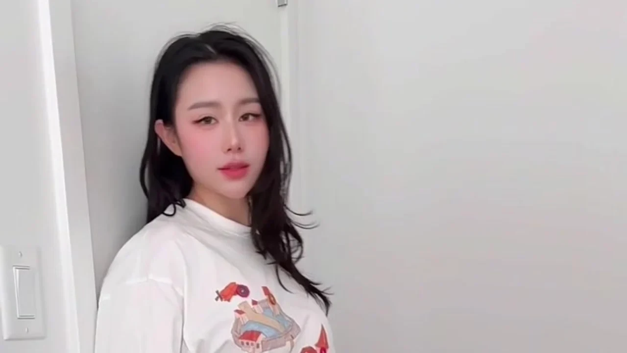 汐梦瑶 姐姐口技一流骚气爆棚的蜜穴骑乘
