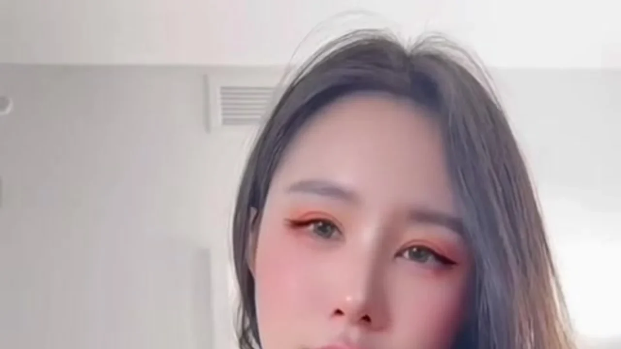 推特网黄汐梦瑶 小姨子勾搭姐夫三部曲 上演风骚人妻的无限魅力！
