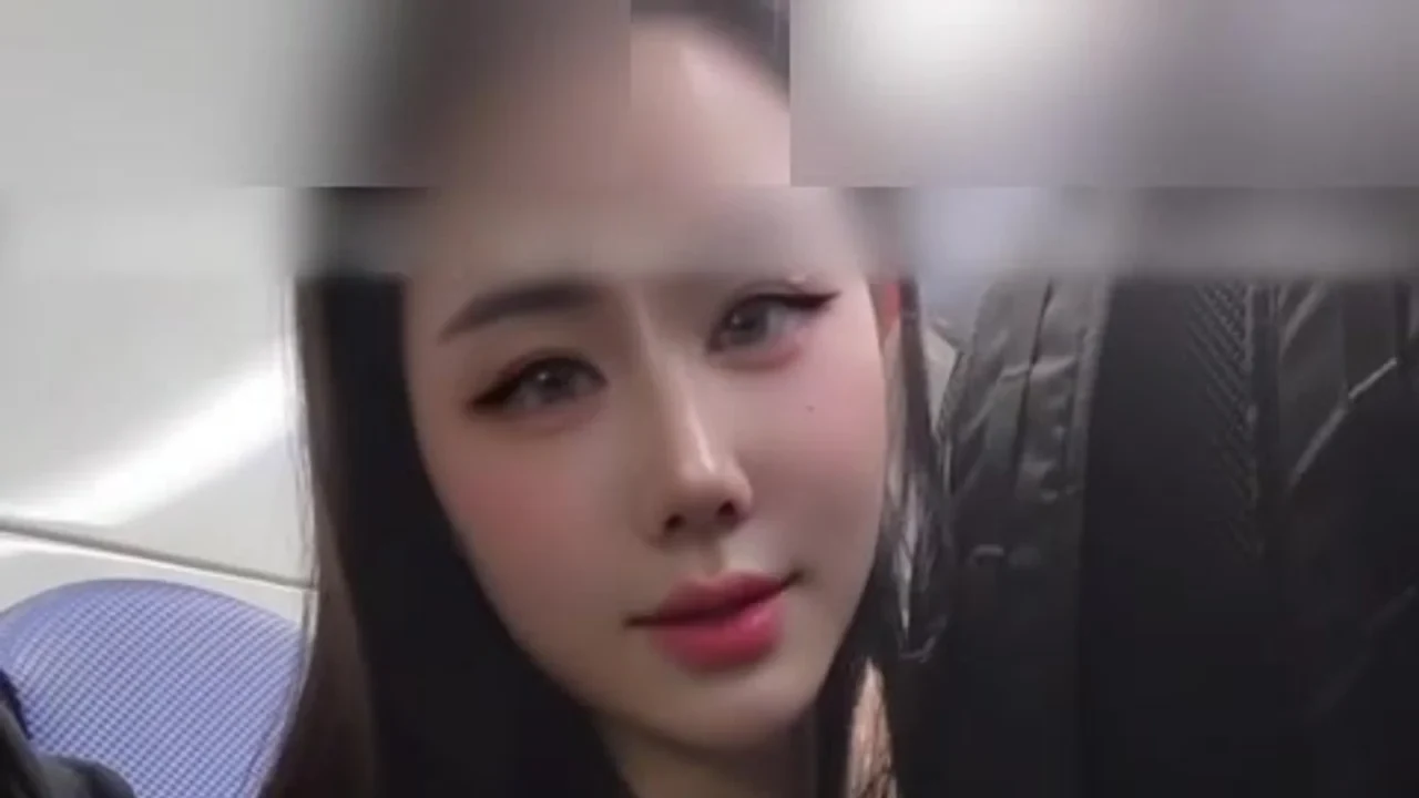 推特高颜网黄 汐梦瑶 满座公交车挑战 户外露出大尺度手交漏乳 释放无尽欲望