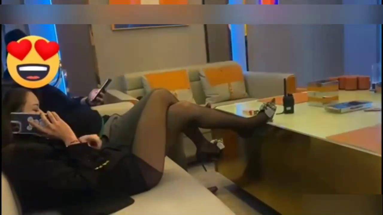 小姐姐把闺蜜带来