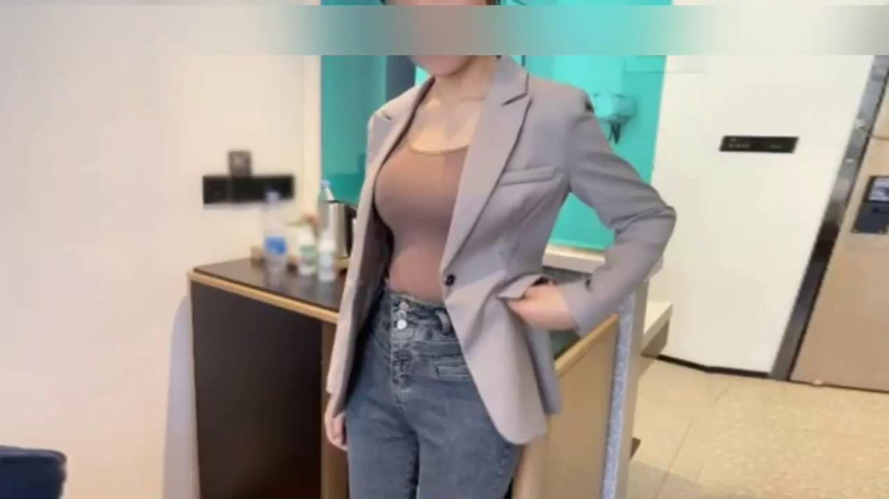 少妇天花板建议戴耳机观看各种姿势都会的少妇才是极品