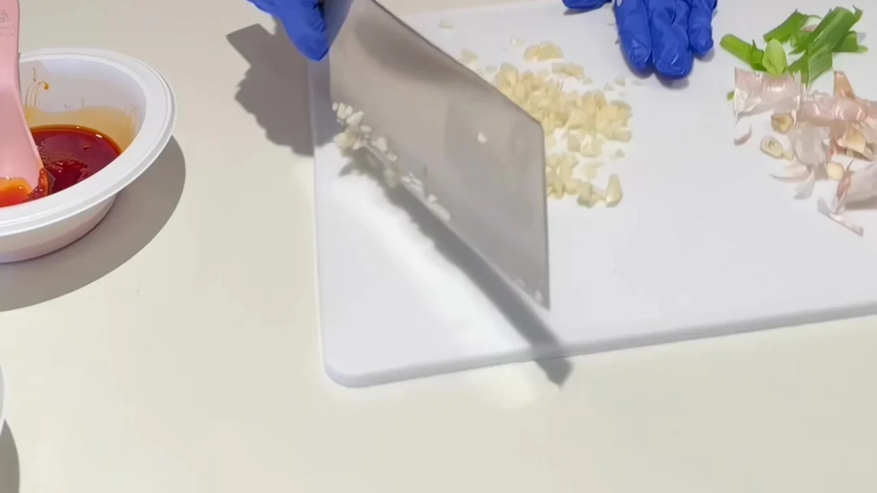 汐梦瑶 蒜蓉辣椒灌包皮 精液沾扇贝