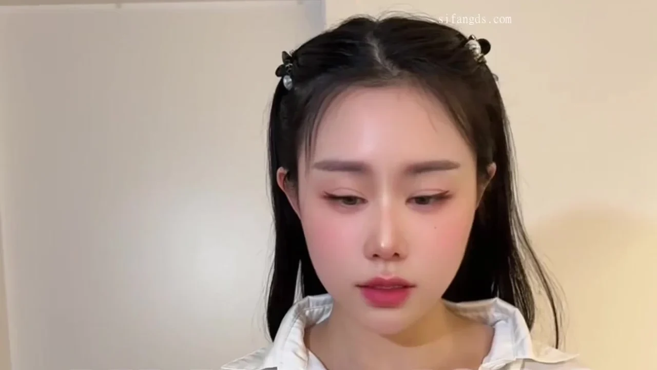 请汐梦瑶不要玩食物 你有看过大肉棒配火鸡面么